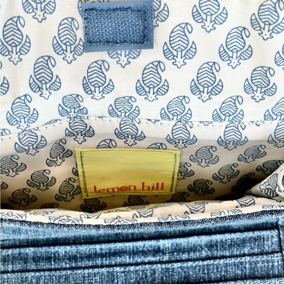 Great Condition LEMON HILL QUILTED WALLET VELCRO CLOSURE AND Zip POCKET in Back - Picture 7 of 7